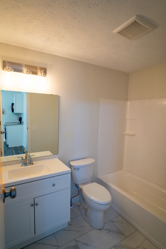 Building Photo - 1277 W 67th St