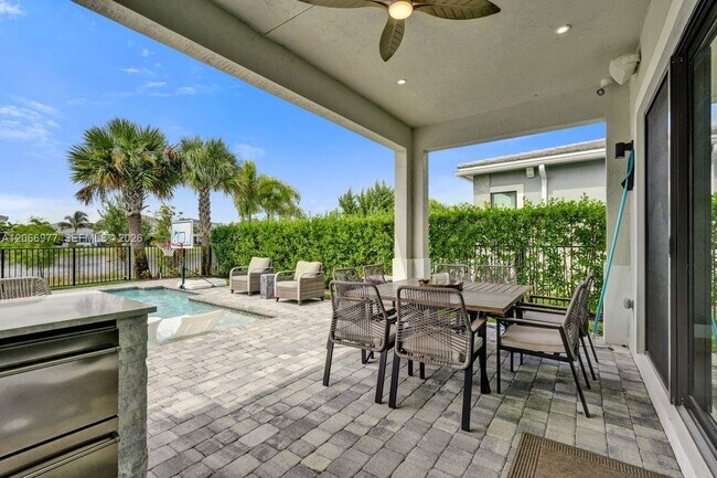 Building Photo - 12474 Solana Bay Cir