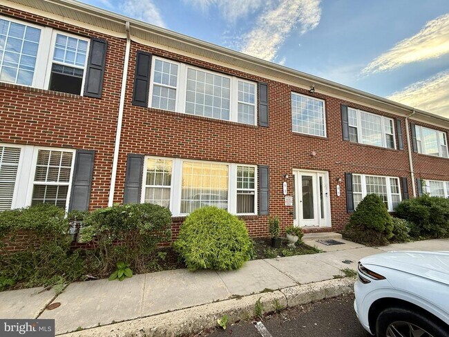 Building Photo - 9228 Blue Grass Rd