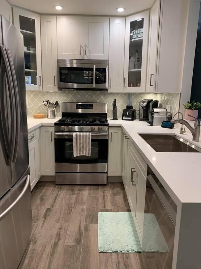 Kitchen - 761 Brookstone Rd
