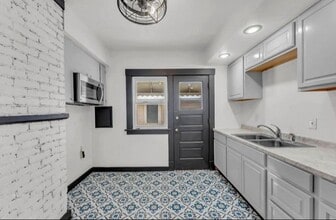 Building Photo - 246 E 156th St