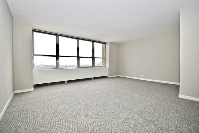 Building Photo - 655 W Irving Park Rd