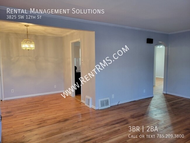 Building Photo - 3825 SW 12th St - 3 BED/1.5 BATH