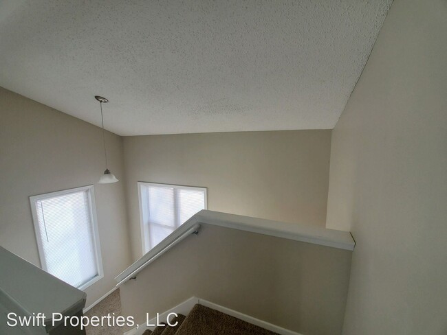 Building Photo - 3 br, 1 bath House - 214 East Hughes Circle
