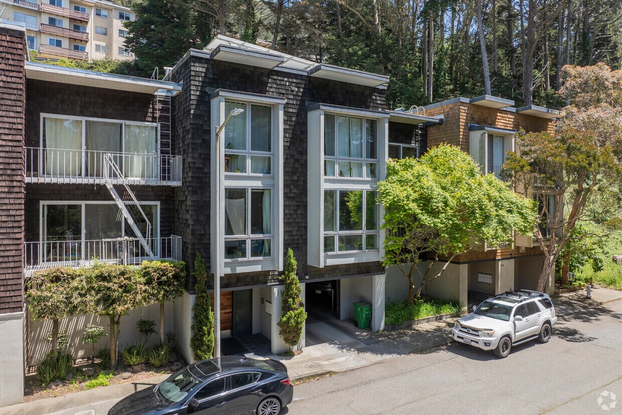 Primary - 178 Locksley Ave
