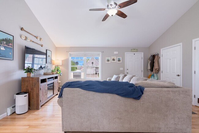 Foto del edificio - Gorham 3BD/2BA Single Family Home with Gar...