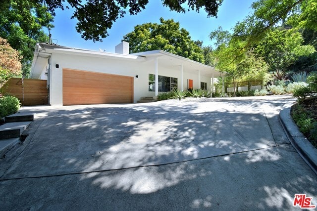 Building Photo - 15301 Kingswood Ln