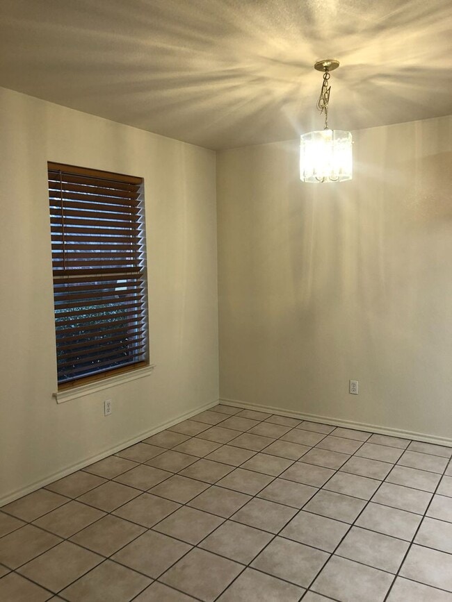 Building Photo - Coming Soon!!! One bedroom/attached garage...