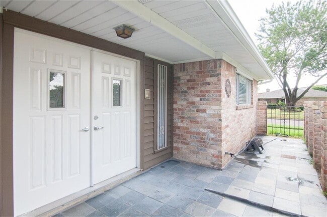 Building Photo - 22102 Woodrose Dr