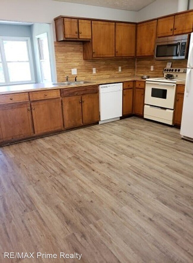 Building Photo - 2 br, 2 bath House - 6137-D Trestlewood Drive