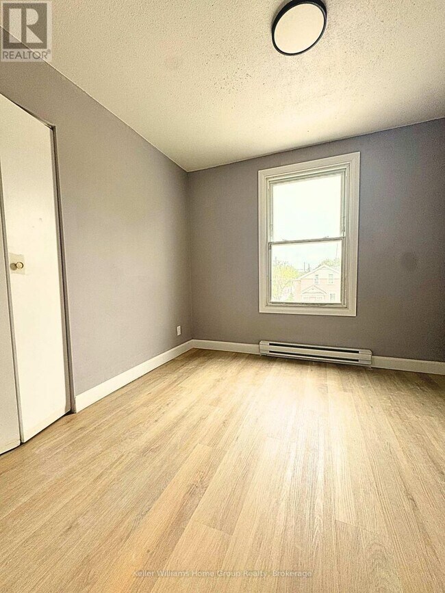 Photo du bâtiment - 116 Elora St S