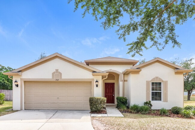 Building Photo - 742 Star Pointe Dr