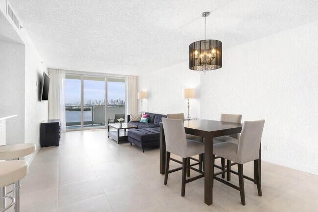 Foto del edificio - 1500 Bay Rd