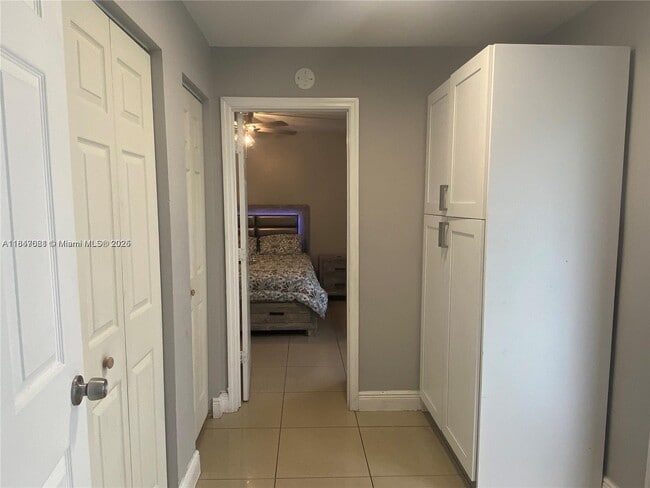 Foto del edificio - 3500 NW 32nd Ct