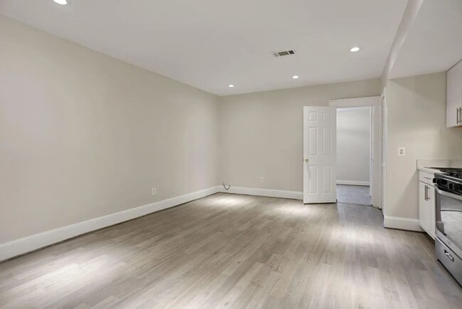 Building Photo - 1712 West Virginia Ave NE