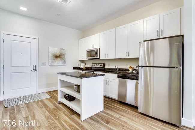 Foto del edificio - 706 N Washington St