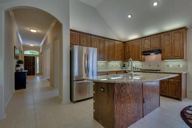 Building Photo - 914 White River Dr