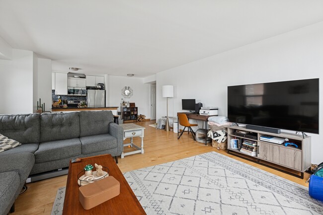 Foto del edificio - 3600 N Lake Shore Dr