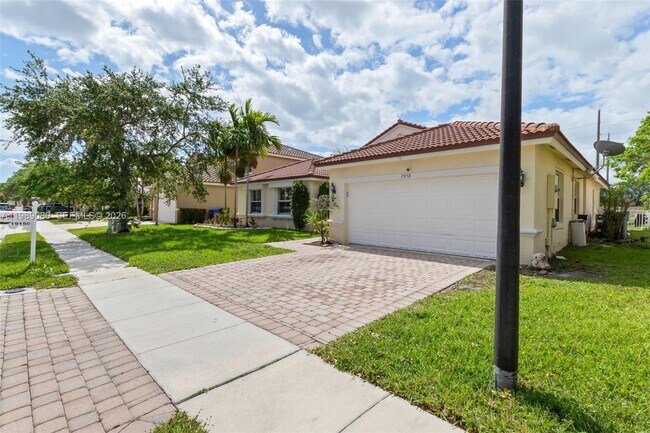 Foto del edificio - 19150 SW 16th St