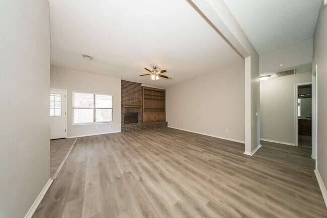 Building Photo - 3713 Shannon Dr