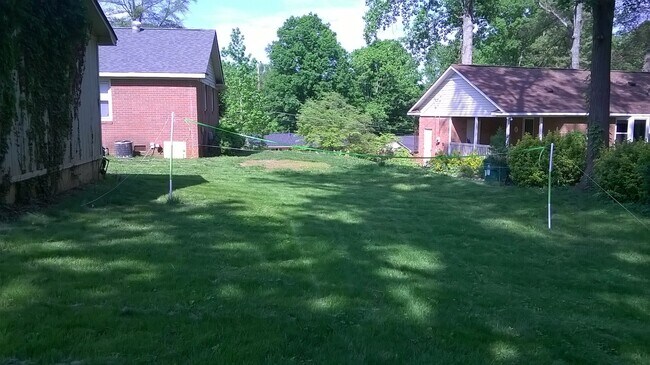Foto del edificio - 6512 Springfield Dr