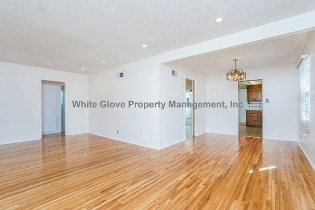 Building Photo - 2 Bedroom Torrance Home