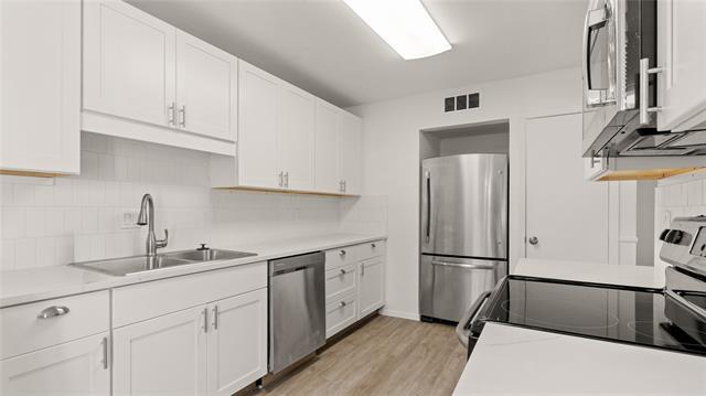 Building Photo - 527 W Lookout Dr