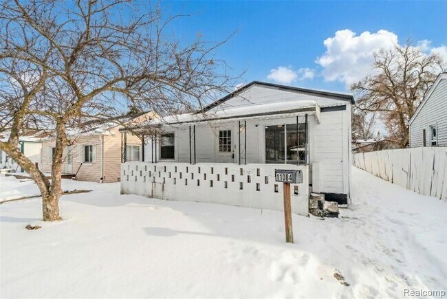 Foto del edificio - 11084 Cadillac Ave