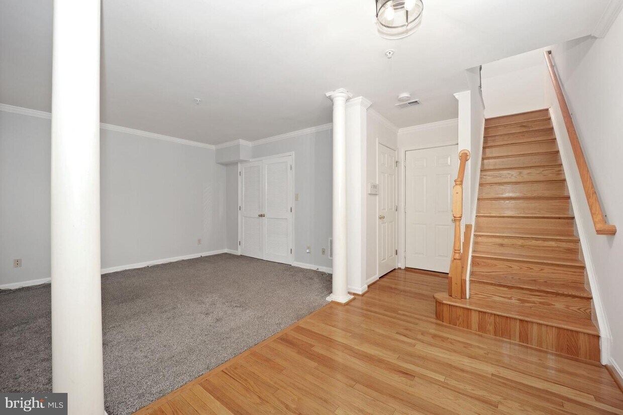 Foto principal - 9724 Washingtonian Blvd