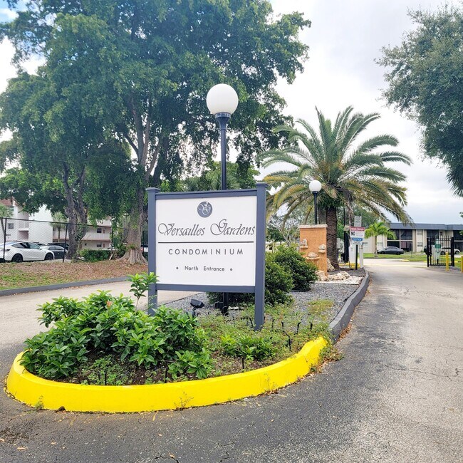 Foto del edificio - 7911 N Colony Cir