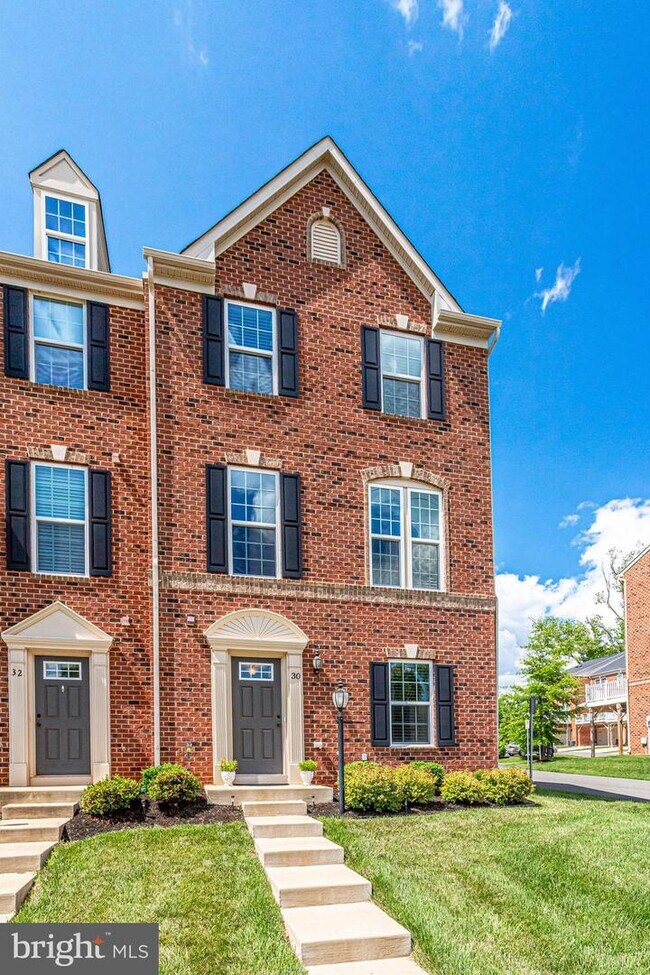 Building Photo - 30 Madison St