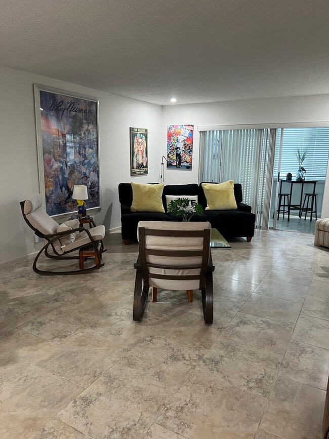 Foto del edificio - 14849 Cumberland Dr