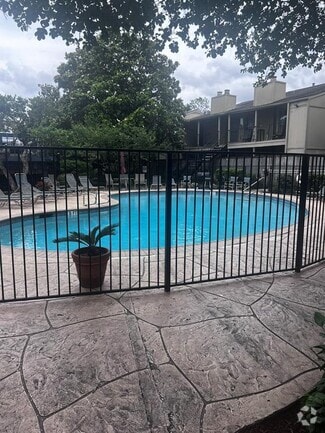 Building Photo - 5711 Sugar Hill Dr