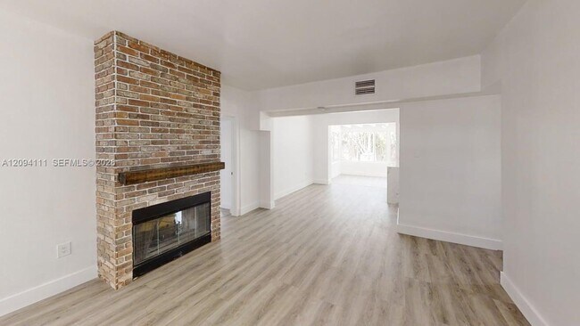 Building Photo - 5951 SW 46th Terrace