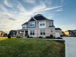 Building Photo - 6346 Walker Ct