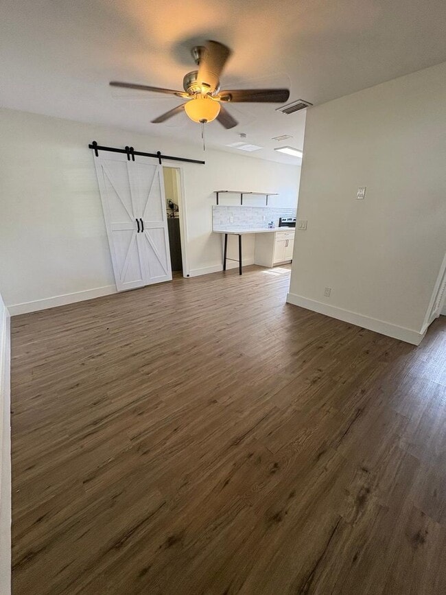 Building Photo - Special Pricing! Beautifully Updated 2-Bedroom Home in Prime Location!
