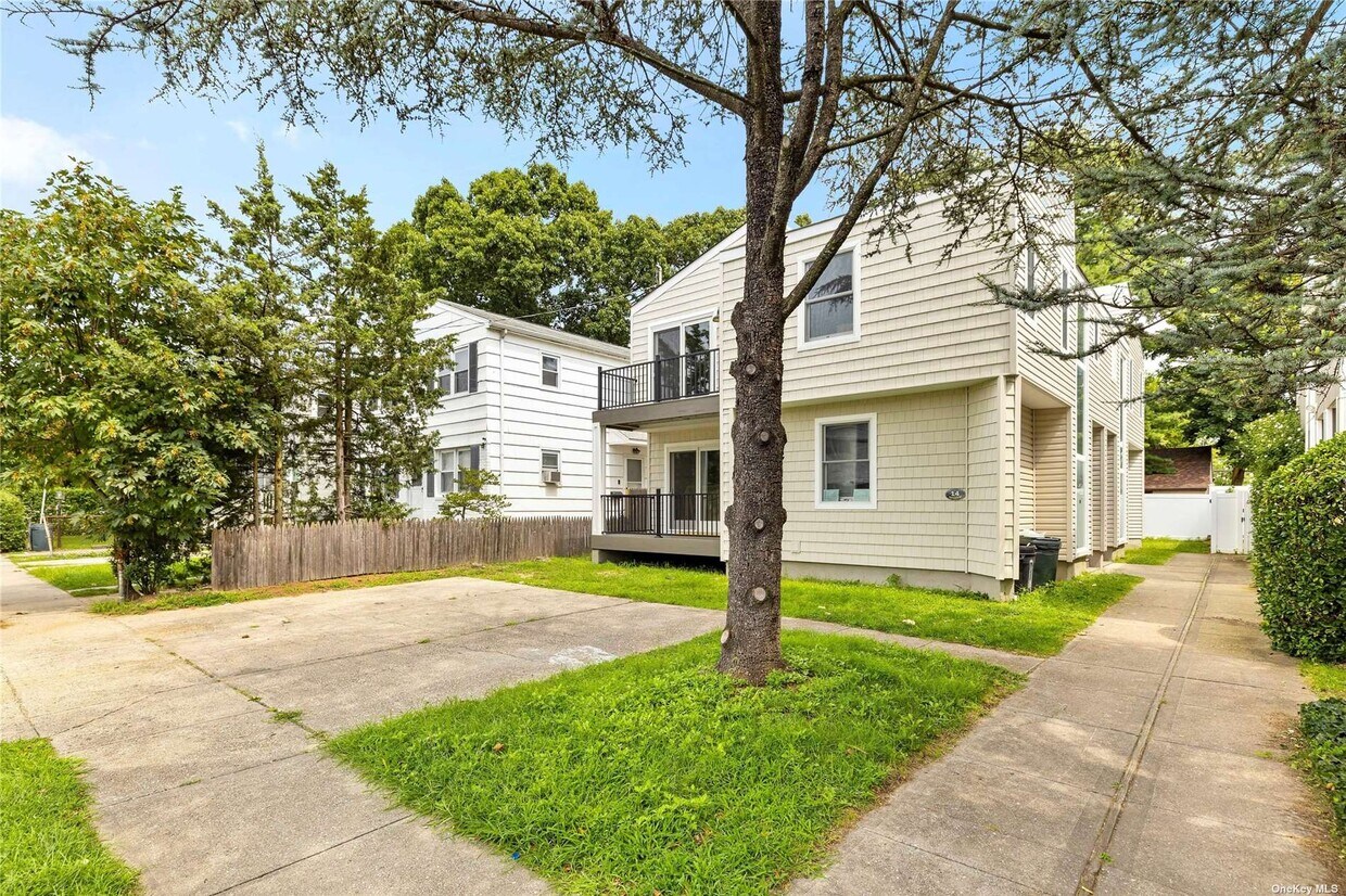 Primary Photo - 14 Dunwood Rd
