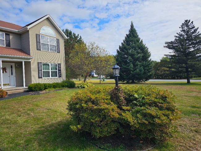 Foto del edificio - 120 Kayaderosseras Dr