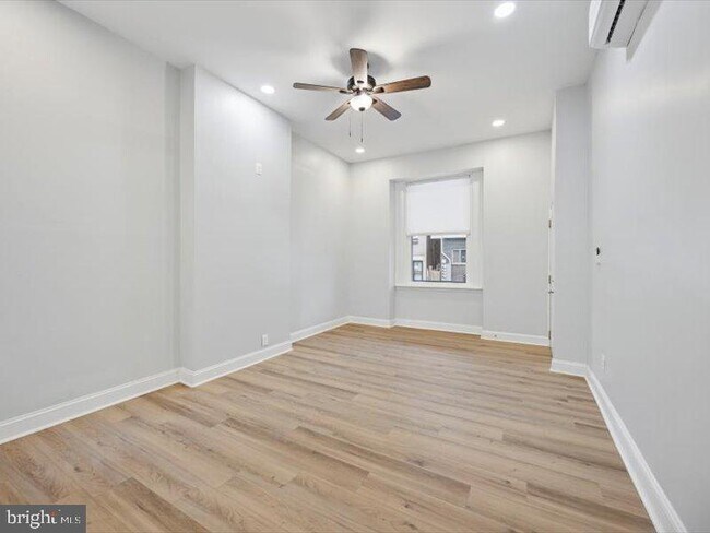 Building Photo - 2253 N Delhi St