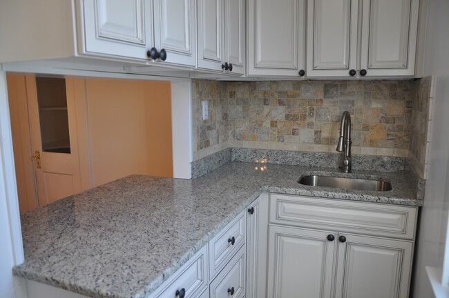 Kitchen - 6330 Frederick Rd