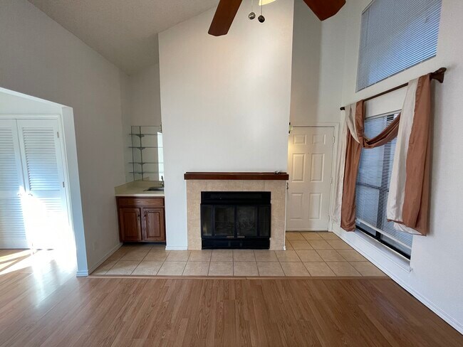 Building Photo - 7043 Holly Hill Dr