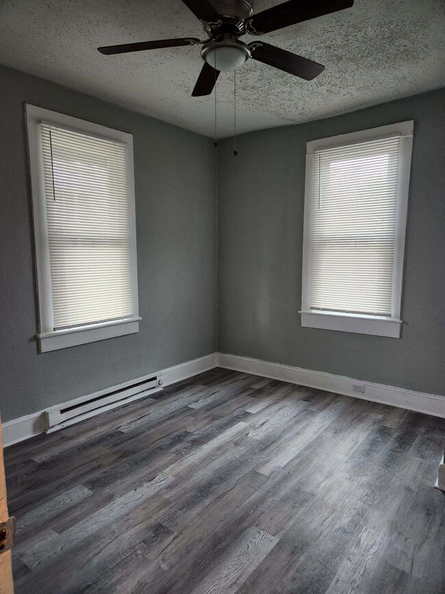 Building Photo - 1542 Dungee St