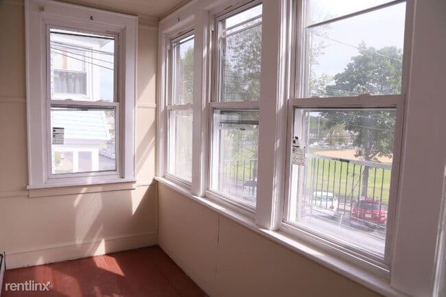 Building Photo - 4 br, 2 bath Apartment - 43 Cherry St 2nd FL