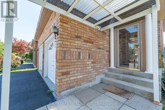 Building Photo - 25 Formosa Dr