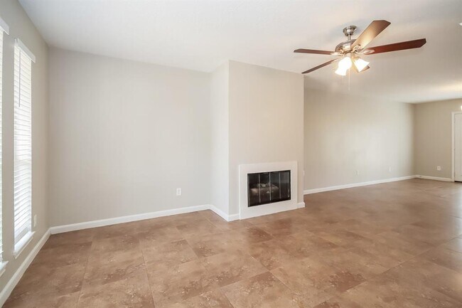 Foto del edificio - 1711 Oak Ridge Dr