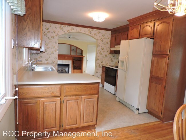 Building Photo - 4 br, 2.5 bath House - 347 Galahad Dr