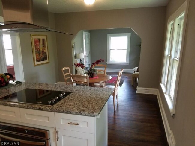 Foto del edificio - 4415 E 38th St