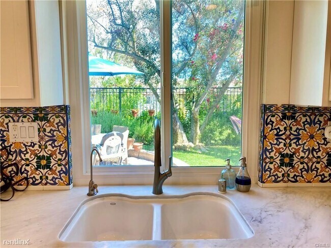 Foto del edificio - 4 br, 3 bath House - 50 Dawn Ln