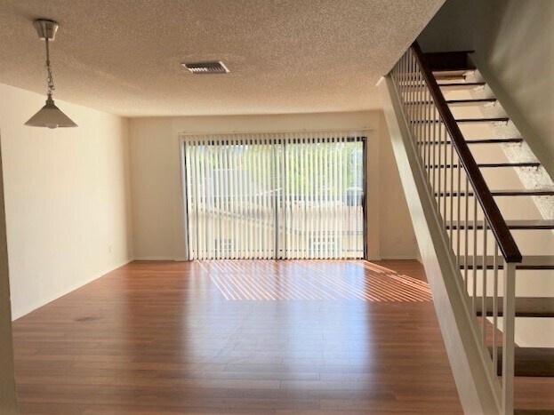 Foto principal - 463 W Wilson Ave