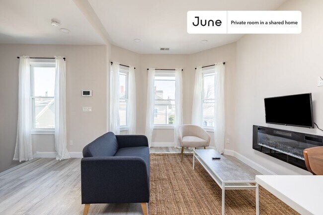 Foto del edificio - Room in Shared 5 bed/2 bath home in JFK/UMass